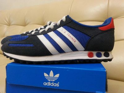 Лот: 9834520. Фото: 1. Продам Кроссовки Adidas ла тренер... Кеды, кроссовки, слипоны
