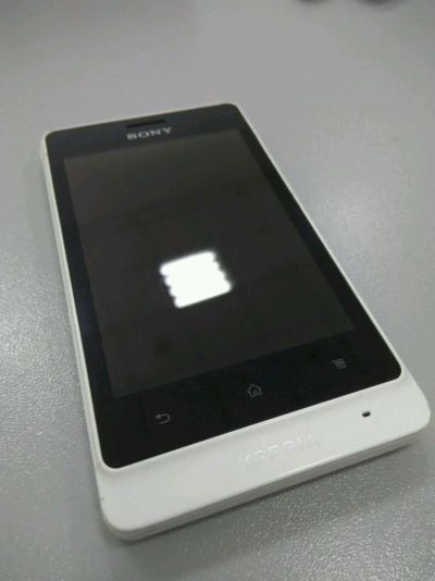 Лот: 12846167. Фото: 1. Sony Xperia go ST27i белый. Смартфоны
