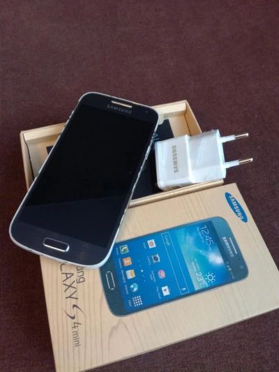 Лот: 8877031. Фото: 1. Смартфон Samsung Galaxy S4 mini... Смартфоны
