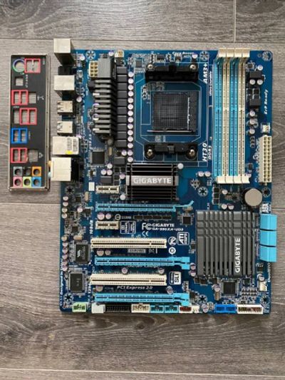Лот: 11717464. Фото: 1. Топовая плата Gigabyte GA-990XA-UD3... Материнские платы