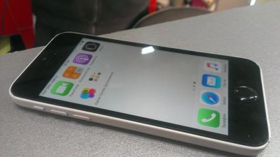 Лот: 6822232. Фото: 1. iPhone 5C 16Gb. Белый красавец... Смартфоны