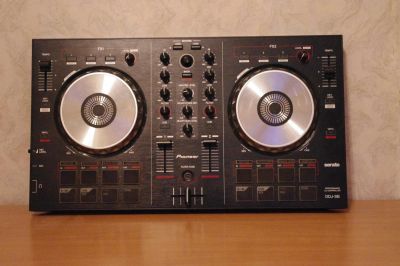 Лот: 7227301. Фото: 1. DJ контроллер Pioneer DDJ-SB Serato. DJ-оборудование
