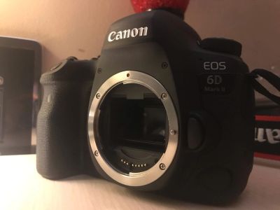 Лот: 16695222. Фото: 1. Canon 6D Mark ii как новый... Цифровые зеркальные