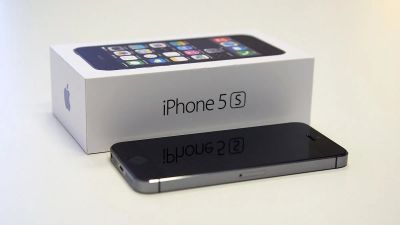 Лот: 9007983. Фото: 1. iPhone 5s 32gb с touch id гарантия... Смартфоны