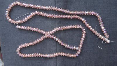 Лот: 8054166. Фото: 1. две нитки розовых кристаллов Сваровски... Драгоценные и поделочные камни