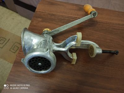 Лот: 20238902. Фото: 1. Мясорубка ручная. Кухонная