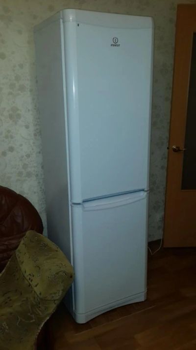Лот: 8106521. Фото: 1. Холодильник Indesit. Холодильники, морозильные камеры
