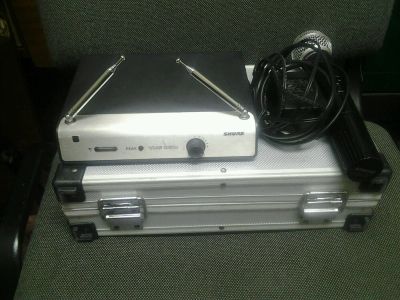 Лот: 9006734. Фото: 1. Радиосистема Shure T4A+T2 SM58. Студийные микрофоны, радиомикрофоны и радиосистемы