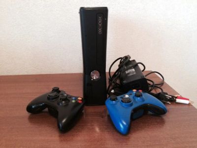 Лот: 6284430. Фото: 1. Xbox 360 slim FREeBOOT !!! Играть... Игровые приставки, консоли