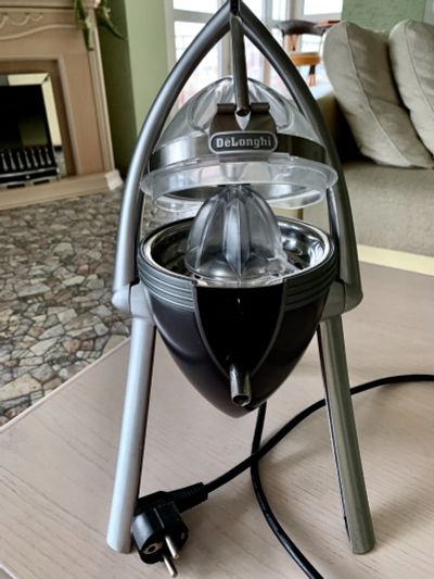 Лот: 17370593. Фото: 1. Соковыжималка для цитрусов, Delonghi. Кухонная
