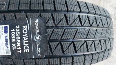 Лот: 23693674. Фото: 1. Зимняя резина 235/65 R-17 "Royal... Шины
