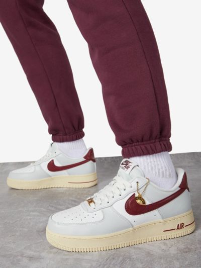 Лот: 22455394. Фото: 1. Кеды женские Nike Air Force 1... Другое (одежда, обувь, галантерея)