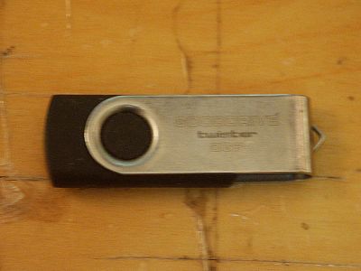 Лот: 10674706. Фото: 1. Флэшка 1 8 гб. USB-флеш карты
