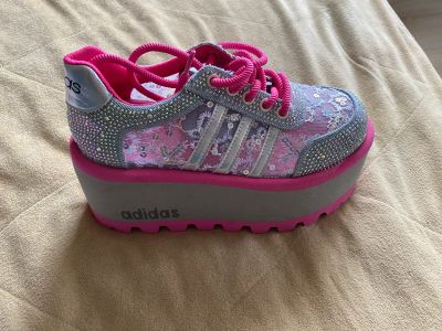 Лот: 23696106. Фото: 1. Кроссовки Adidas Pink. Размер... Кеды, кроссовки
