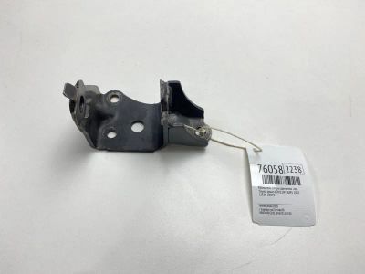 Лот: 21110789. Фото: 1. Кронштейн опоры двигателя Toyota... Двигатель и элементы двигателя