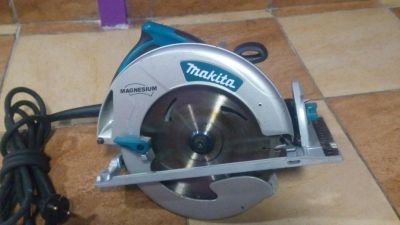 Лот: 8615096. Фото: 1. Продам дисковую пилу Makita 5008MG... Электроинструмент