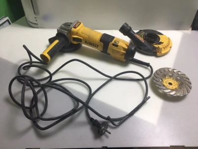 Лот: 17241207. Фото: 1. УШМ (болгарка) DeWALT DWE4257. Электроинструмент