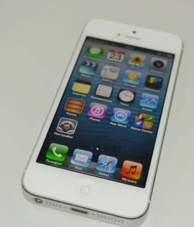 Лот: 5021483. Фото: 1. Apple iPhone 5 16GB белый. Смартфоны