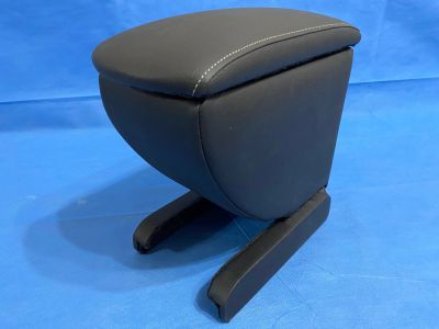 Лот: 17528649. Фото: 1. Подлокотник HONDA Fit 2008 - 2013г... Салон