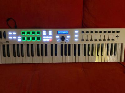 Лот: 20255750. Фото: 1. Arturia keylab essential 61. MIDI-оборудование