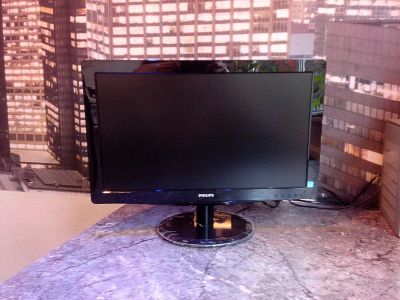 Лот: 4446422. Фото: 1. монитор Philips 19 дюймов. ЖК-мониторы