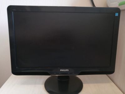 Лот: 19396376. Фото: 1. Монитор Philips 19 дюймов. ЖК-мониторы