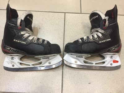 Лот: 12475536. Фото: 1. Хоккейные коньки Easton EQ50 размер... Защита тела