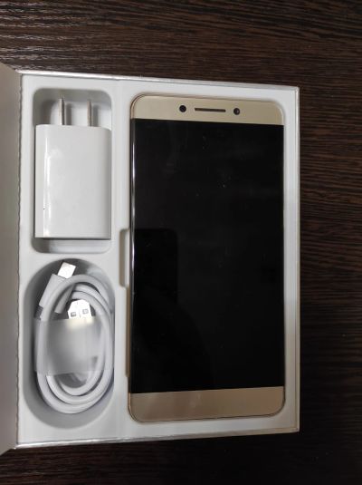 Лот: 18723678. Фото: 1. LeeCO Le Pro 3 AI. Смартфоны