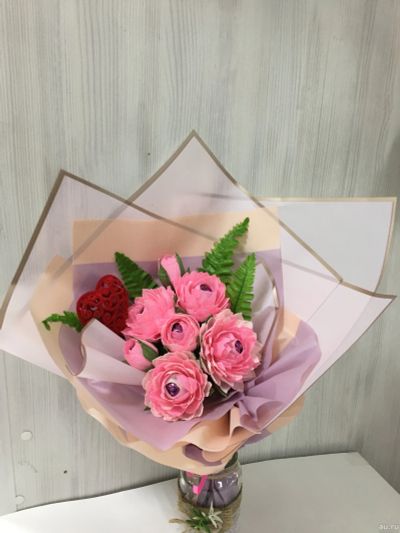 Лот: 18550208. Фото: 1. Букеты из конфет на 8 марта/1. Искусственные и сувенирные цветы