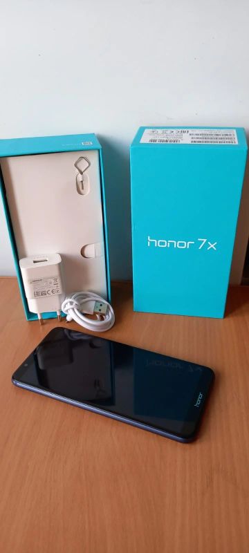 Лот: 17502884. Фото: 1. Honor 7x. Смартфоны