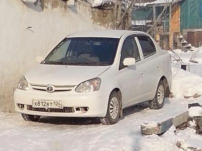 Лот: 3943255. Фото: 1. Toyota Platz. Автомобили