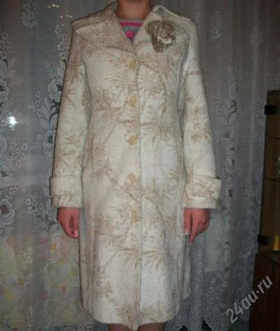 Лот: 2097922. Фото: 1. Пальто женское белое. Верхняя одежда