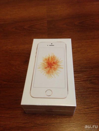 Лот: 8362430. Фото: 1. Iphone SE 64 GB Gold + подарки... Смартфоны
