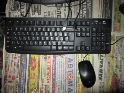 Лот: 7955650. Фото: 1. комплект: чёрная PS/2 клавиатура... Клавиатуры и мыши