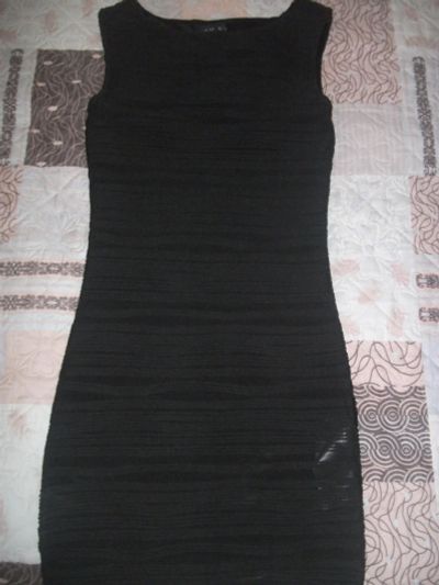 Лот: 7468504. Фото: 1. Черное платье. Платья