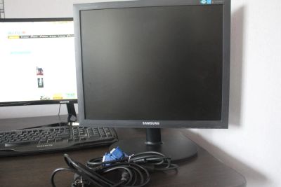 Лот: 11020757. Фото: 1. Монитор Samsung E1920NR 19". ЖК-мониторы