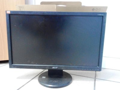 Лот: 10326667. Фото: 1. Монитор Acer V193HQV. ЖК-мониторы