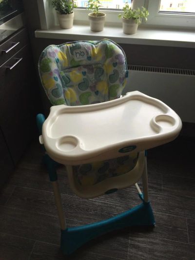 Лот: 5750617. Фото: 1. Стул для кормления Happy Baby... Стульчики для кормления