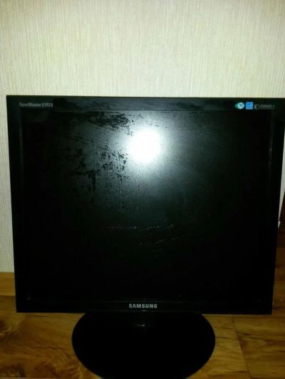 Лот: 10941677. Фото: 1. Монитор Samsung SyncMaster E1920. ЖК-мониторы