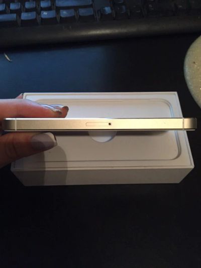 Лот: 8168878. Фото: 1. iphone 5s 16gb. Смартфоны