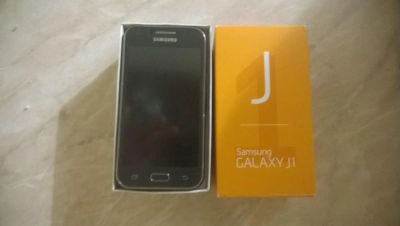 Лот: 8271853. Фото: 1. Телефон Samsung galaxy J1. Смартфоны