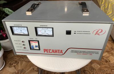 Лот: 18420660. Фото: 1. Стабилизатор напряжения Ресанта. Стабилизаторы напряжения, ЛАТР