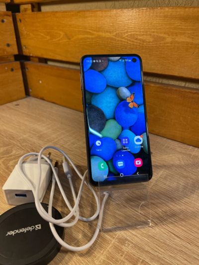 Лот: 18832061. Фото: 1. Смартфон Samsung Galaxy S10e 6... Смартфоны