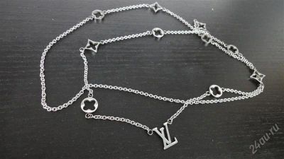 Лот: 1559915. Фото: 1. Ожерелье LV. Цвет серебро. Цепочки