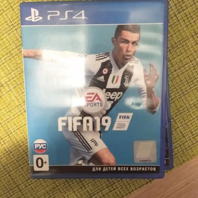 Лот: 15213350. Фото: 1. FIFA 19 ps4. Игры для консолей