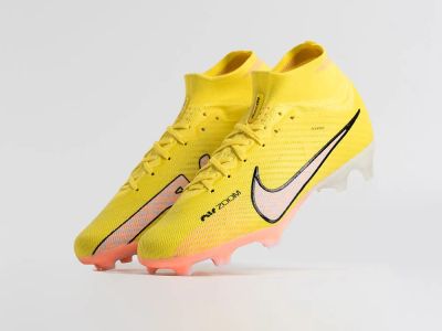 Лот: 24974660. Фото: 1. Футбольная обувь NIke Mercurial... Кеды, кроссовки, слипоны