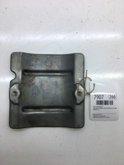 Лот: 20376099. Фото: 1. Маслоотражатель Mitsubishi Montero... Двигатель и элементы двигателя