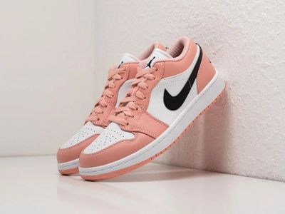 Лот: 18832972. Фото: 1. Кроссовки Nike Air Jordan 1 Low... Кеды, кроссовки, слипоны