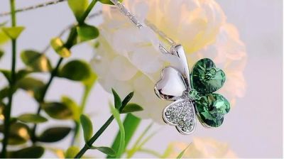 Лот: 1393324. Фото: 1. Подвеска Swarovski, клевер. Кулоны, подвески