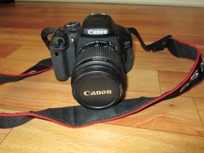 Лот: 7729738. Фото: 1. фотокамера Canon EOS 600D kit... Цифровые зеркальные